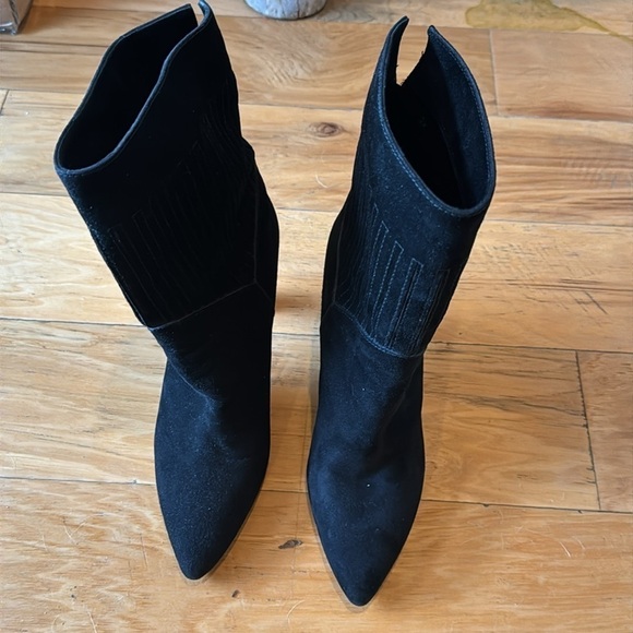 Stuart Weitzman black suede leather ankle boots / booties stitch detail pull on - Picture 10 of 15